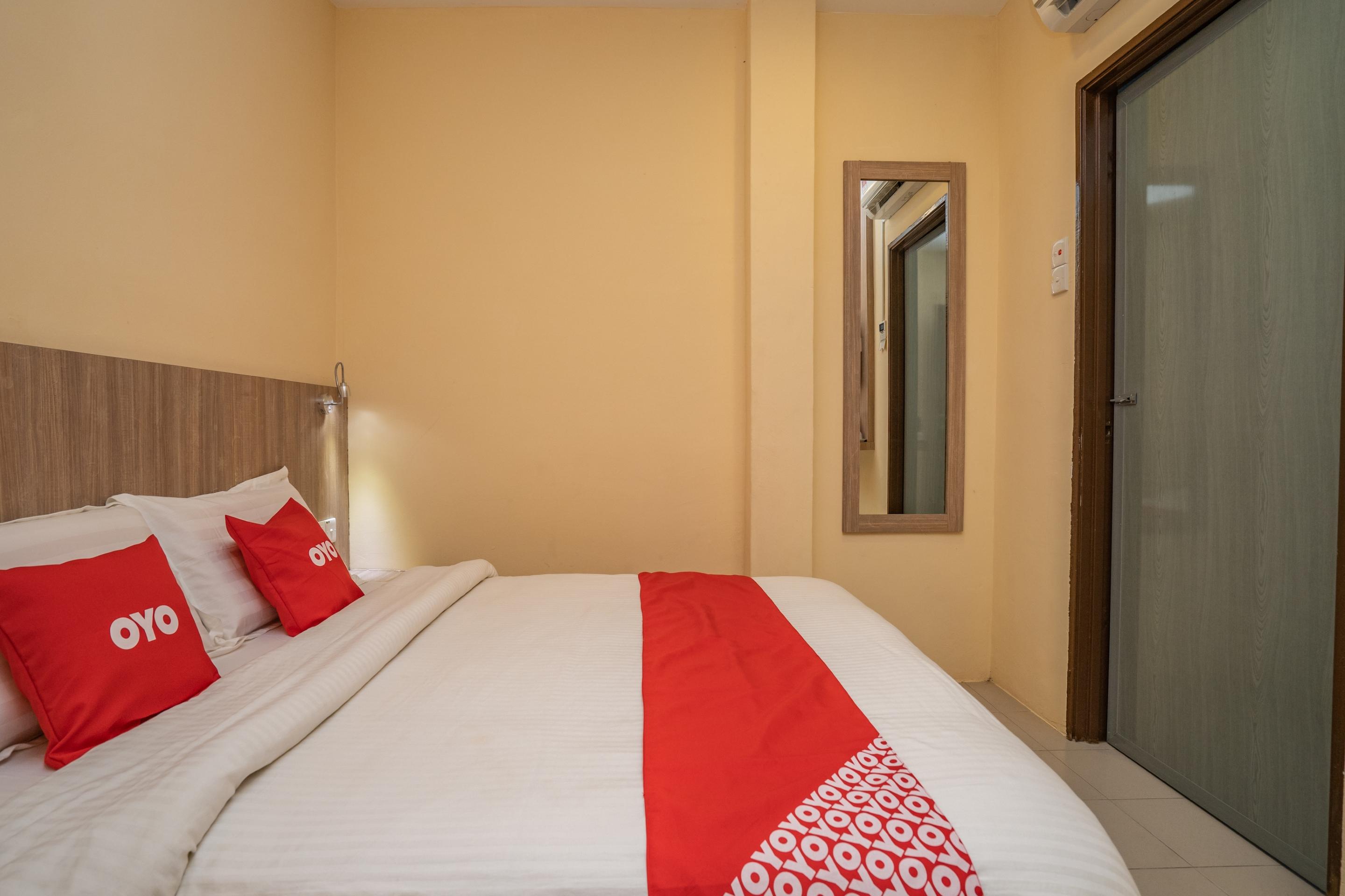 Oyo 44078 The Island Hotel Kampong Pasir Bogak Zewnętrze zdjęcie